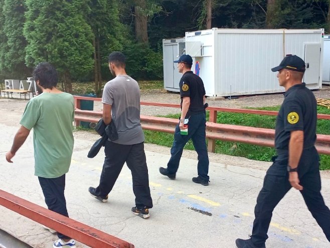 Stanovnici Blažuja u strahu od migranata (VIDEO)