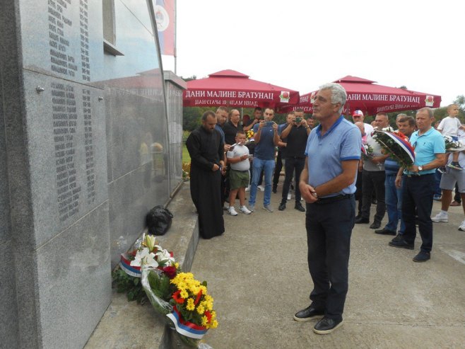 Služen parastos ubijenim Srbima iz Јežestice - Foto: SRNA