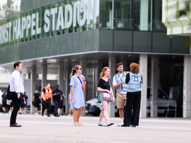 Policija ispred Ernst Hapel stadiona (Foto: EPA-EFE/MAX SLOVENCIK) - 