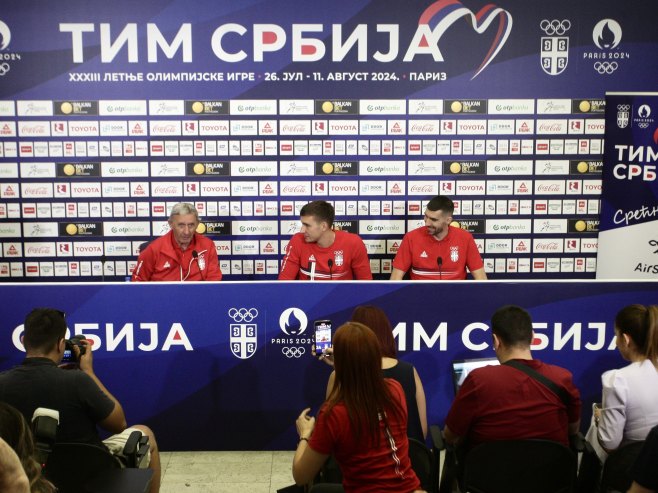 Svetislav Pešić, Bogdan Bogdanović i Ognjen Dobrić (foto: TANJUG/SAVA RADOVANOVIĆ) - 