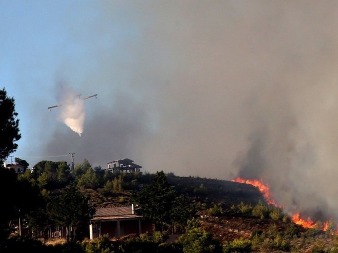 Požar kod Atine (Foto: EPA/ALEXANDROS BELTES) - 