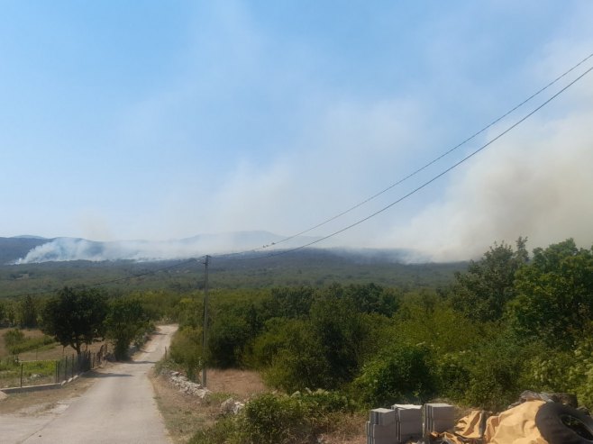 Požar kod Bileće, najugroženije selo Podgorja (VIDEO)