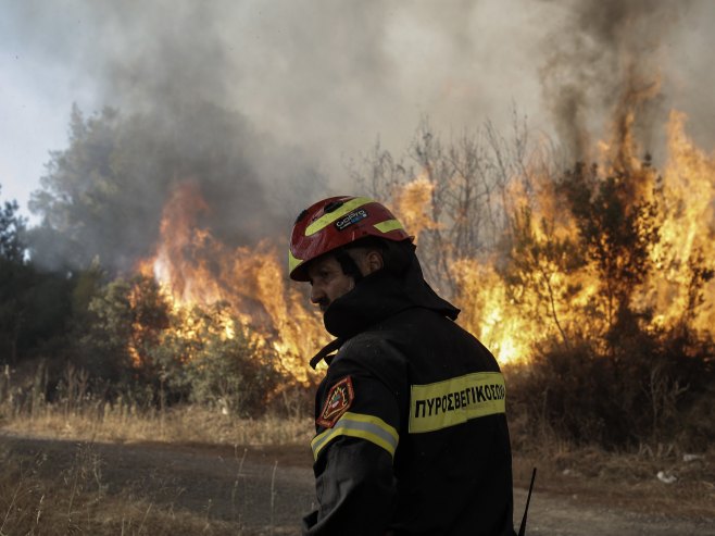 Požar kod Atine (Foto: EPA-EFE/KOSTAS TSIRONIS) - 