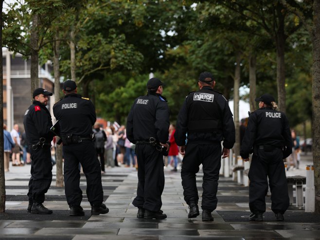 Policija u Liverpulu usljed nereda (Foto: EPA-EFE/ADAM VAUGHAN) - 