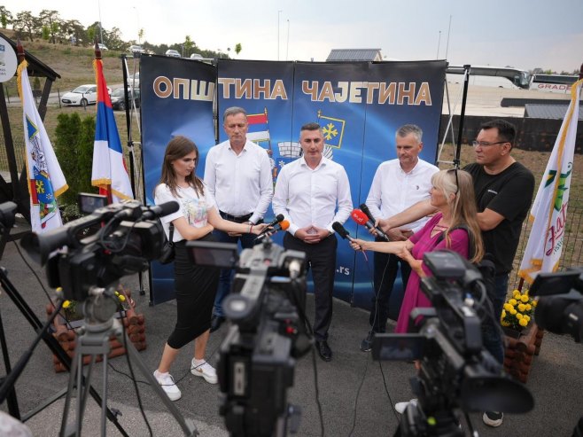 Delegacija opštine Pale u Čajetini - Foto: RTRS