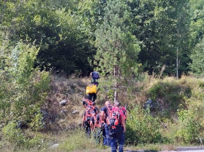 Na obroncima Zelengore ponovo se aktivirao požar; Vatra gori na tri kilometra od Tjentišta (VIDEO)