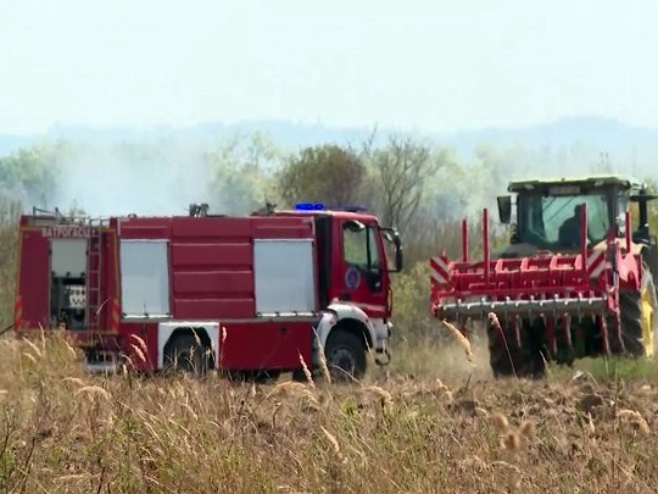 Požar kod Modriče ugašen i stavljen pod kontrolu; Kakve su posljedice? (VIDEO)