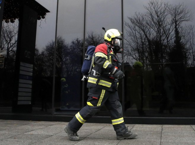 Hrvatski vatrogasci (foto: EPA-EFE/ANTONIO BAT - ilustracija) - 