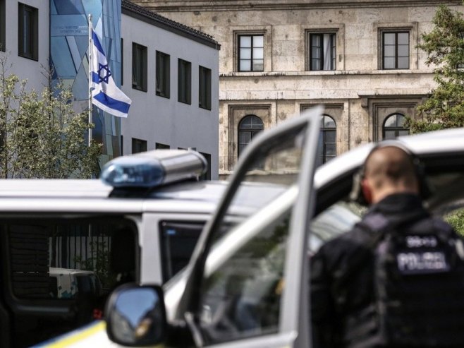 Njemačka policija (Foto: EPA/ANNA SZILAGYI) - 