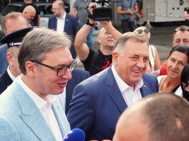 Drina nikad nije bila granica; Dodik i Vučić obišli radove na rekonstrukciji mosta na Karakaju (FOTO/VIDEO)