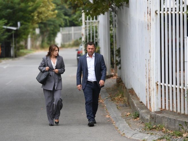 Zoran Todić stigao na saslušanje u pratnji advokatice (Foto:  FOTO TANJUG/ STR) - 