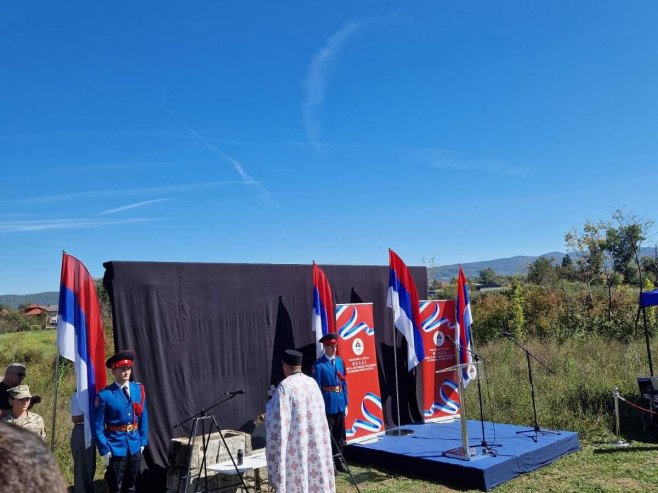 Garavice: 83 godine od ustaškog zločina nad 12.000 Srba; Nove provokacije - postavljena ratna zastava BiH (FOTO/VIDEO)