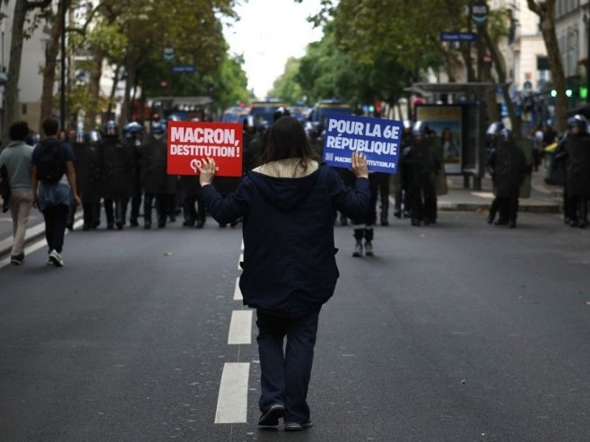 Protesti u Francuskoj (Foto:  EPA-EFE/YOAN VALAT) - 