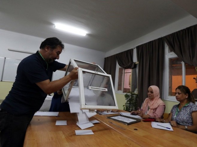 Izbori u Alžiru (Foto: EPA/MOHAMED MESSARA) - 