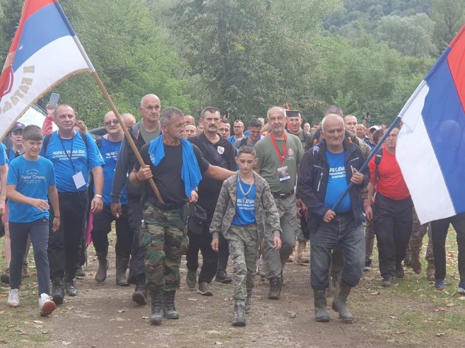 Marš "Stazom egzodusa 2024" - 29 godina od progona Srba iz Vozuće; Provokacije ratnim zastavama tzv. Armije BiH (FOTO/VIDEO)