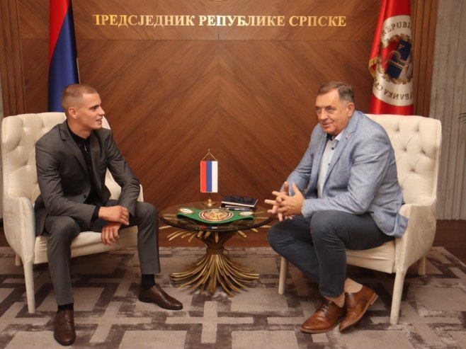 Milorad Dodik i Tomislav Vukomanović - Foto: predsjednikrs.rs/Borislav Zdrinja