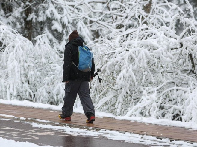 Pala velika količina snijega na Alpima (VIDEO)