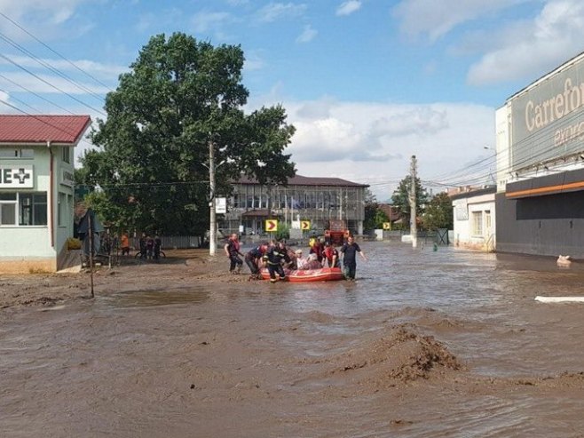 Rumunija-poplave (Foto: EPA-EFE/ROMANIAN GENERAL INSPECTORATE FOR EMERGENCY SITUATIONS HANDOUT) - 