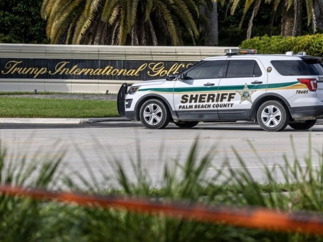 Američka policija (Foto: EPA/CRISTOBAL HERRERA-ULASHKEVICH) - 