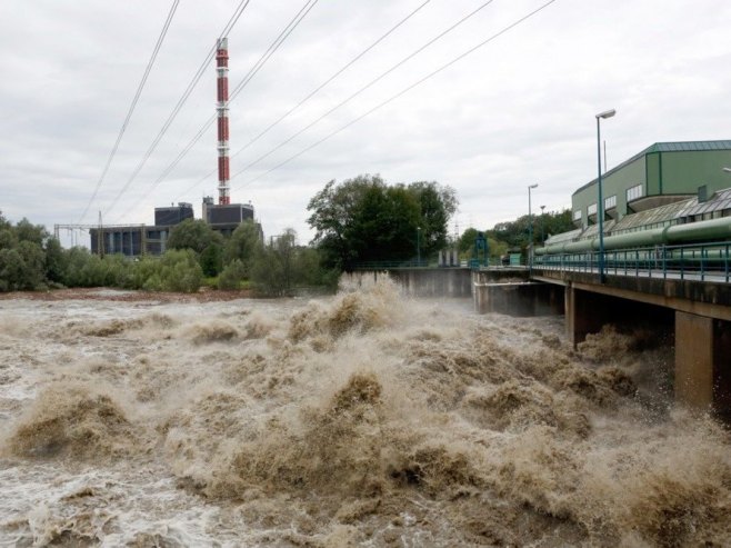 Austrija - poplave (Foto: EPA/MARKUS LEODOLTER) - 