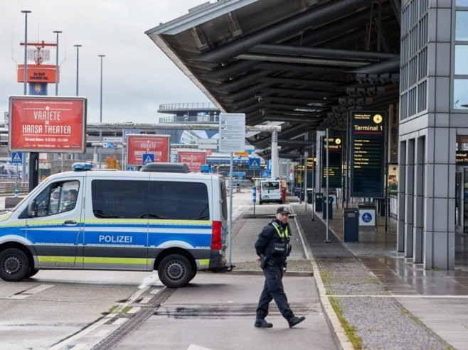 Hamburg-aerodrom (Foto: EPA-EFE/GEORG WENDT, ilustracija) - 