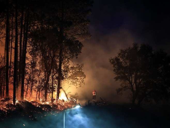 Najmanje sedam žrtava u požarima u Portugalu, pomoć šalju Španija i Maroko (FOTO/VIDEO)