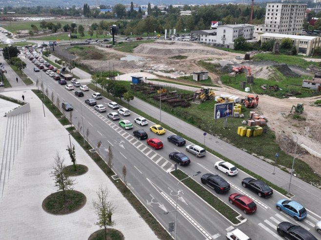 Mnogo započeto, malo urađeno; Izbori prošli, a saobraćajne gužve u Banjaluci ne jenjavaju (VIDEO)