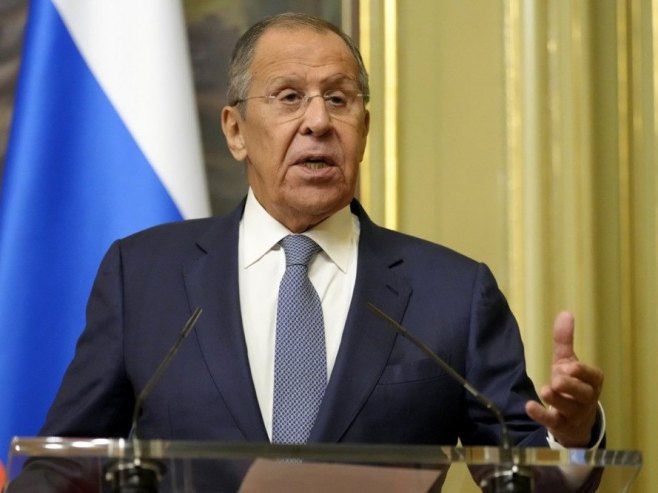 Sergej Lavrov (foto: EPA-EFE/ALEXANDER ZEMLIANICHENKO) - 