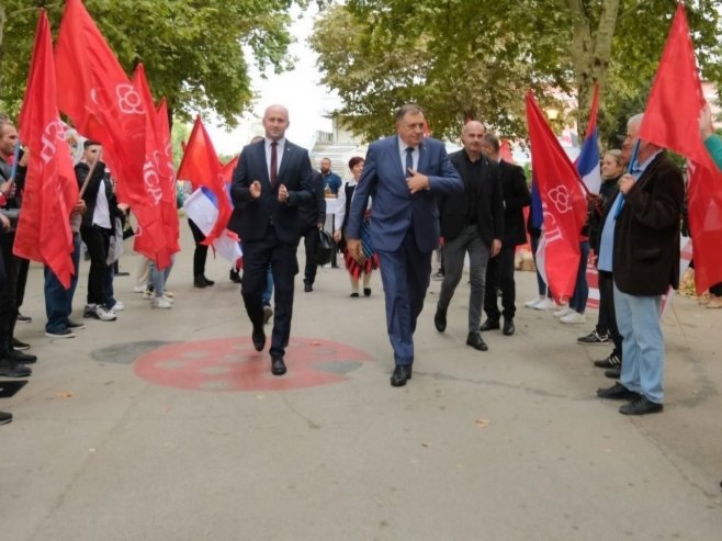 SNSD tribina, Brod - Foto: Ustupljena fotografija