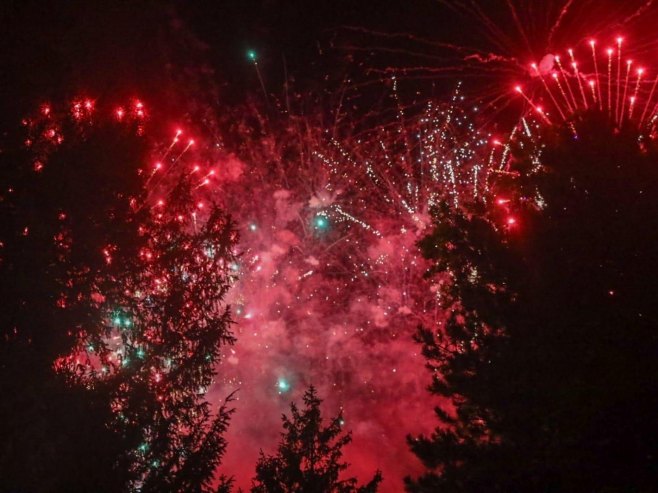 Vatromet, dronovi i laserski šou za kraj obilježavanja osam decenija od oslobođenja Beograda (FOTO/VIDEO)