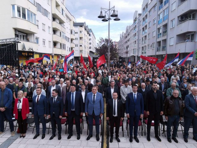 Dodik na tribini u Istočnom Sarajevu - Foto: SRNA