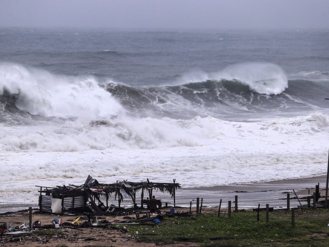 Uragan u Meksiku (Foto: EPA-EFE/David Guzman) - 