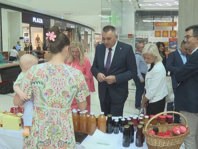 Ministar Minić na sajmu poljoprivrede - Foto: RTRS