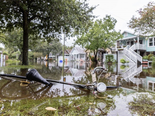 Poplave u Sjevernoj Karolini (Foto: EPA-EFE/CRISTOBAL HERRERA-ULASHKEVICH) - 