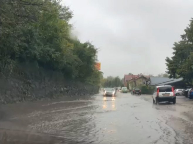 Јaka kiša zahvatila Banjaluku; Babić: Štab neće zasjedati, nemamo prijave građana (VIDEO)