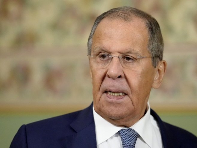 Sergej Lavrov (foto: EPA-EFE/ALEXANDER ZEMLIANICHENKO) - 