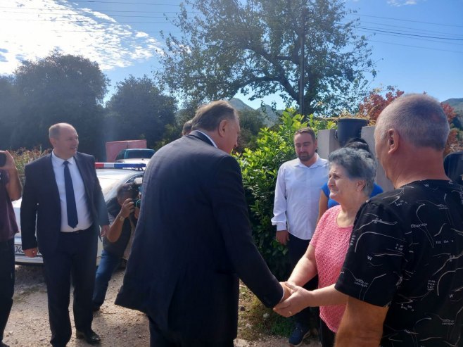 Predsjednik Srpske posjetio višečlanu porodicu Prtilo i gazdinstvo Popovića u Trebinju (FOTO)