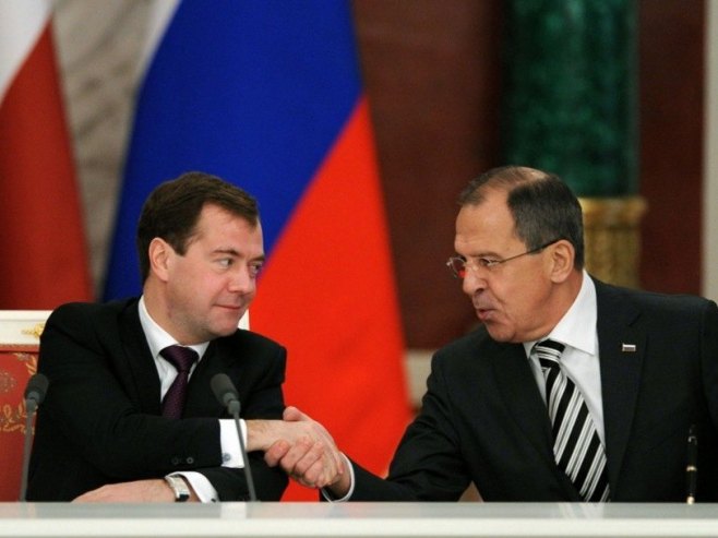 Medvedev i Lavrov (Foto: EPA/DMITRY KOSTYUKOV/POOL) - 