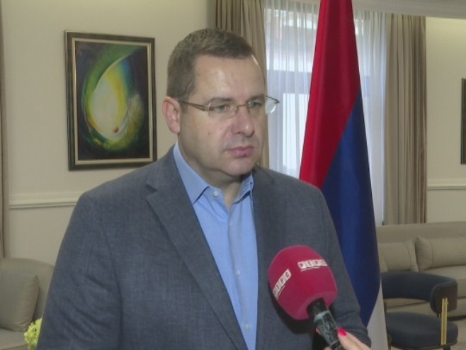 Kovačević: Neviđeni skandal što je kadet iz BiH odbio rukovanje sa austrijskom ministarkom (VIDEO)