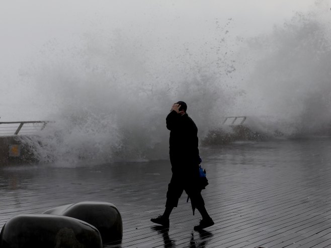 Olujno nevrijeme (Foto: EPA-EFE/ABIR SULTAN/ilustracija) - 