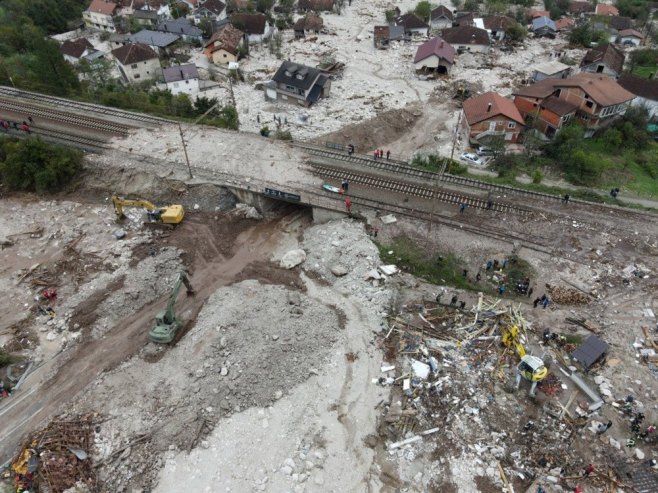 Poplave u FBiH (foto: EPA-EFE/NIDAL SALJIC) - 