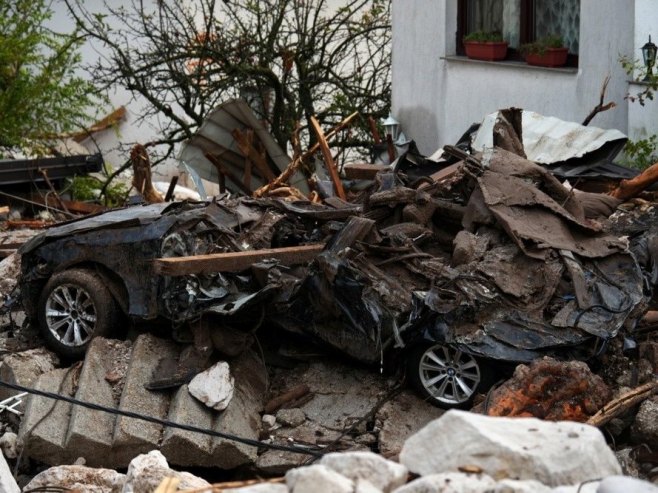 Poplave u FBiH (foto: EPA-EFE/NIDAL SALJIC) - 