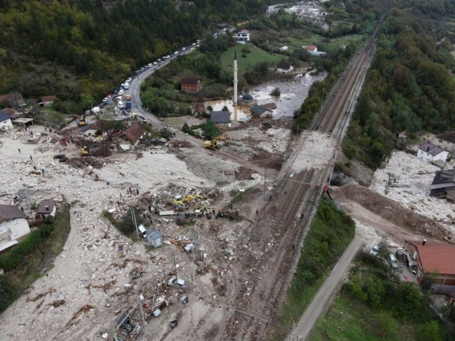 Poplave u FBiH (foto: EPA-EFE/NIDAL SALJIC) - 