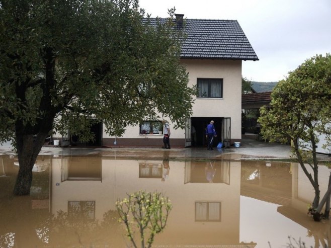 Poplave u FBiH (Foto: EPA-EFE/NIDAL SALJIC) - 