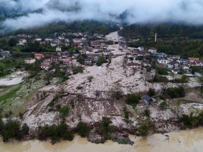 Poplave u FBiH (Foto: EPA-EFE/NIDAL SALJIC) - 