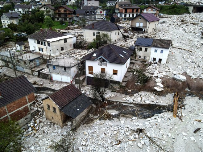 Poplave u FBiH (Foto: EPA-EFE/NIDAL SALJIC) - 