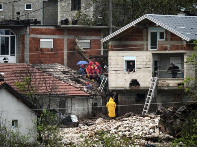 Poplave u FBiH (Foto: EPA-EFE/NIDAL SALJIC) - 