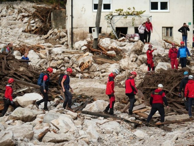 Potraga za nestalima (Foto: EPA-EFE/NIDAL SALJIC) - 