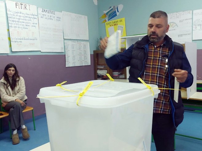 Glasanje Glasanje - Foto: RTRS