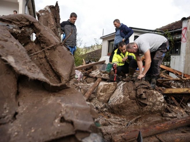 Posljedice poplave (foto: EPA-EFE/NIDAL SALJIC) - 